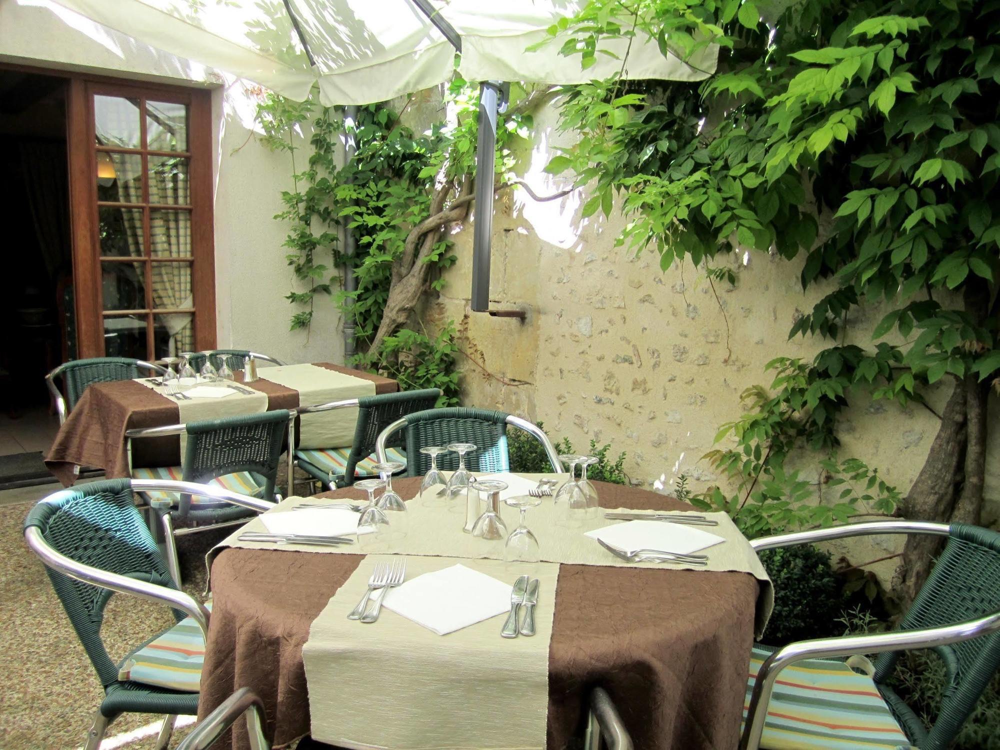 Logis Auberge Le Colombien - Hotel Et Restaurant Villandry Exterior foto